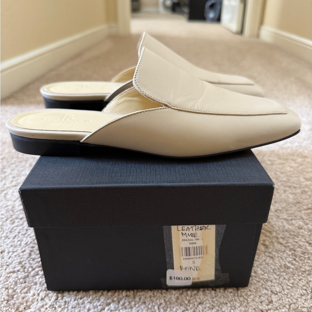 Banana Republic Elegant Cream Leather Mules